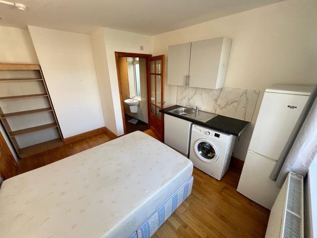🏡 Studio Flat to Let in North Wembley Main Photo