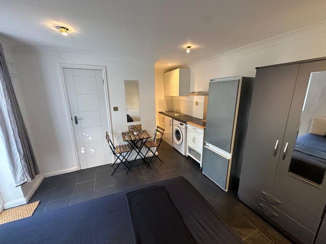 🛏️ Studio Flat to Let in Wembley 🪴 Garden Access Main Photo