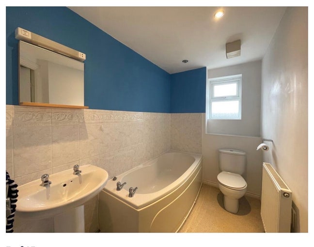 1 double bed with available in a 2bedroom flat  Main Photo