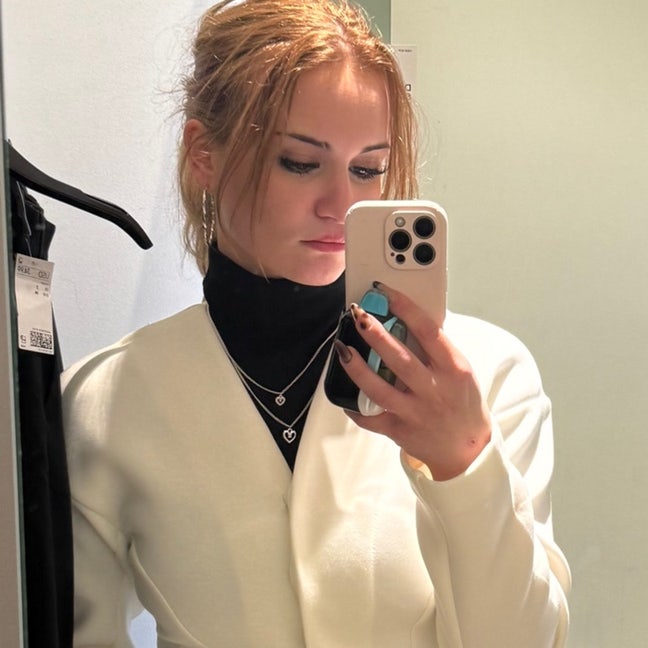 New to England looking for a roommate  Main Photo