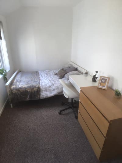 Double room on Gloucester Road Main Photo