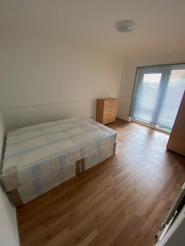 ** New Doubles - Kingston - Available ** Main Photo