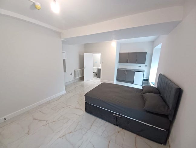 En-Suite 4 Bedroom House Share  Main Photo