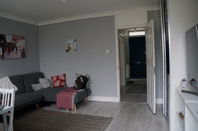 Large Double Room with Private Garden Main Photo