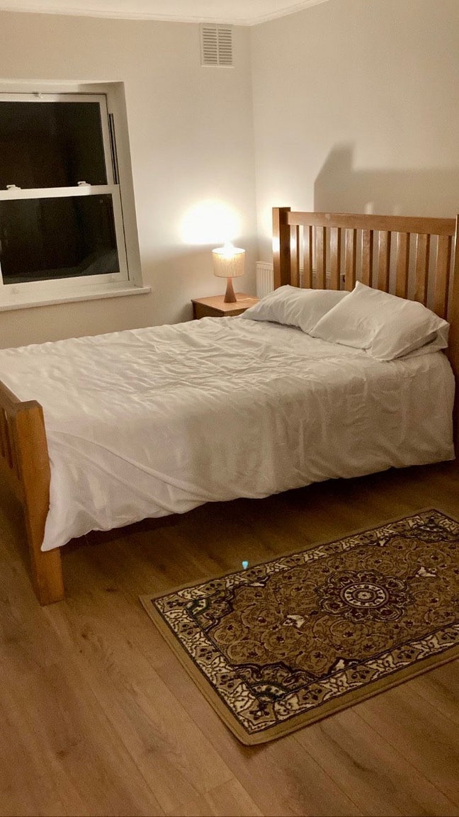 Spacious double bedroom. Main Photo