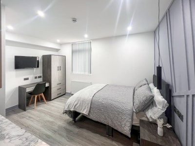 Designer Luxury En-Suite Studio - Couples Welcome Main Photo