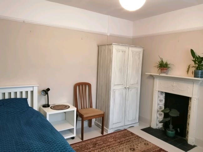 Stroud; South facing double room Main Photo