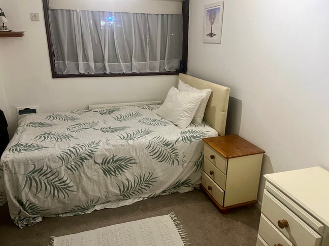 Double room to rent in 3 bed end terrace Main Photo