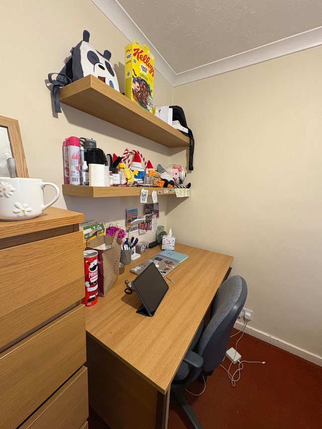 5 mins walk to college lane,  Main Photo