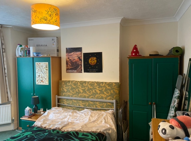 Lovely Large Room Guildford Centre  Main Photo