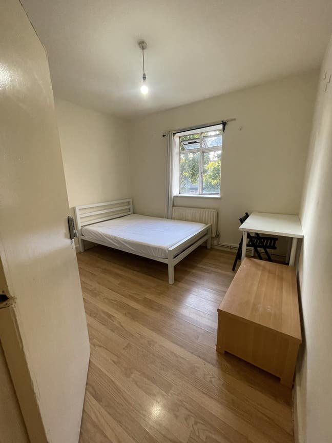 3 Large Double Room + Private Balcony  Main Photo