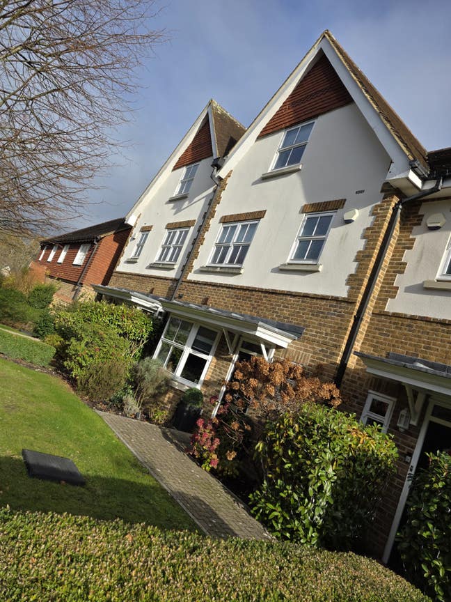 ✨Large Double Bedroom with Ensuite - Ascot✨ Main Photo