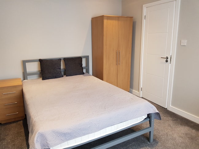 Beautiful Ensuite  for Single Professional Main Photo