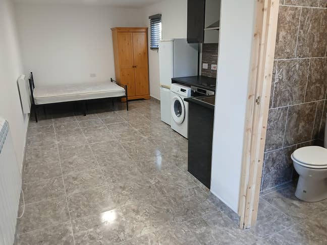 1 bedroom studio flat in chingford full furnished Main Photo