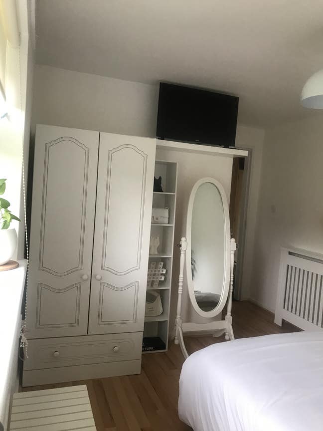 Lovely room in a beautiful area Main Photo