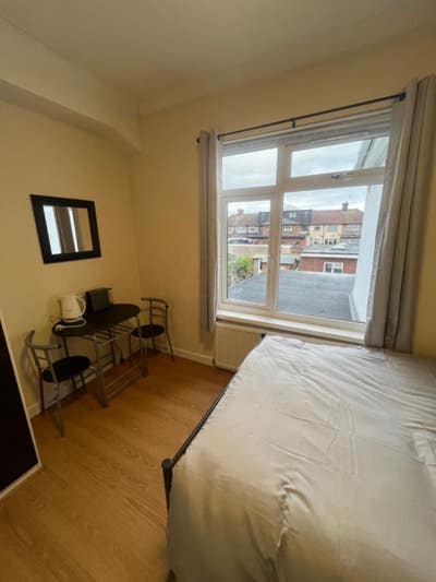 Ensuite Studio-Style Rooms in UB2 Main Photo