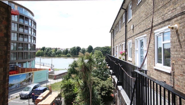 Double Room available in Hammersmith  Main Photo