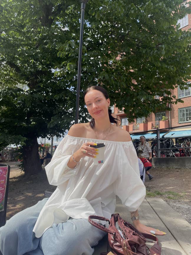 25 yr old looking for a friendly flatshare :) Main Photo