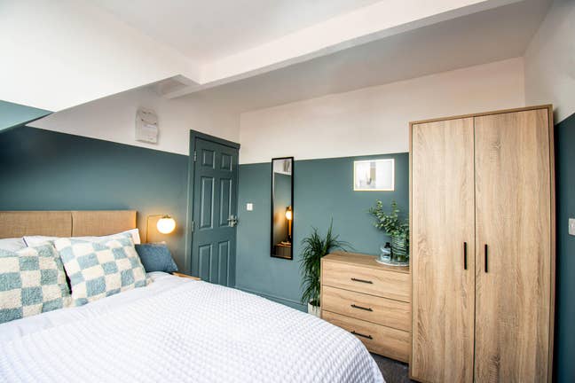 Stunning Double Bedroom with Private bathroom Main Photo