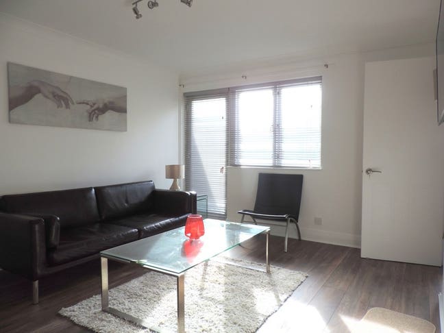 3 Bed 2 Bath on Rotherhithe Street SE16 Main Photo