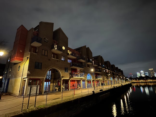 Double Room in a 4 Bedroom House - E1W Main Photo