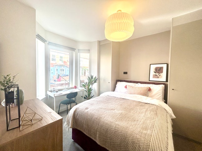 Stunning Room 🌟 Available Now 🌟 Dont Miss Out 🌟 Main Photo