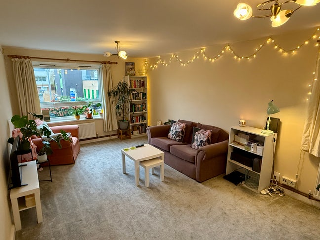 Spacious Double Bedroom Available Main Photo