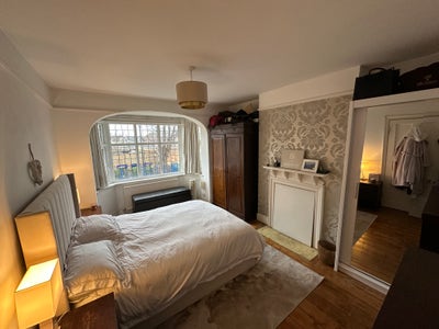 Large quiet double room close to station + garden Main Photo