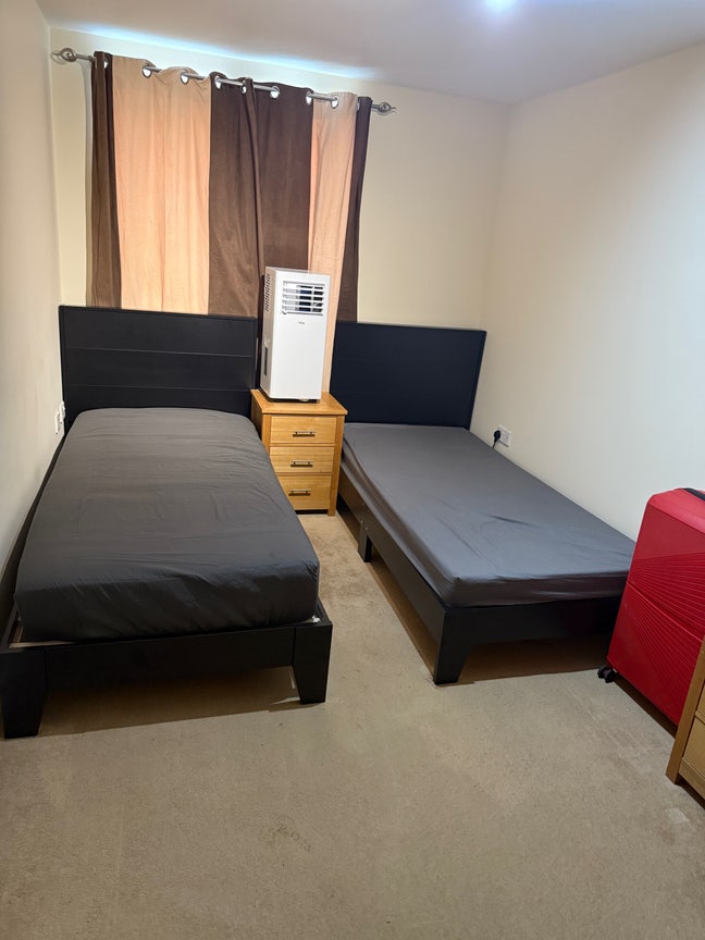 One space available in ensuite room Main Photo