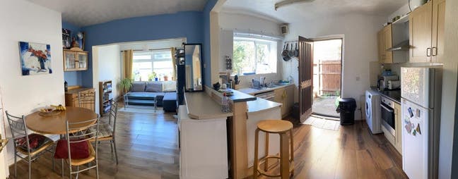 Single Room in a friendly house :) Main Photo