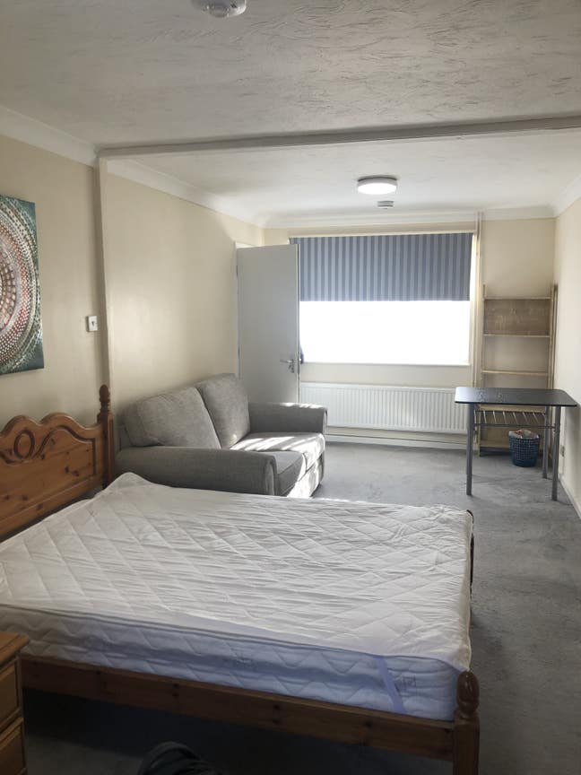 Furnished Ensuite Ground Floor Room Avail 9 Jan 26 Main Photo