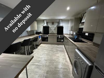 🌟 Ensuite Room in Modern Professional House 🌟 Main Photo