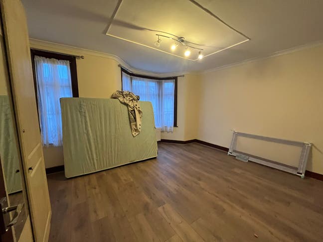 Two Rooms Available in IG11 – All Bills Included Main Photo