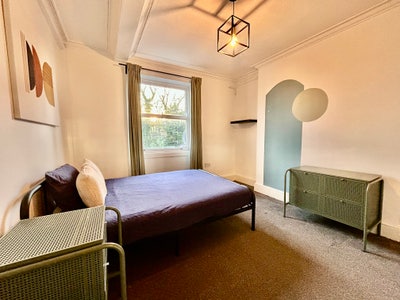 Modern Double Room Close to Hospital Main Photo