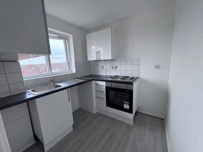 1 Bedroom Flat to Rent in N9 Main Photo