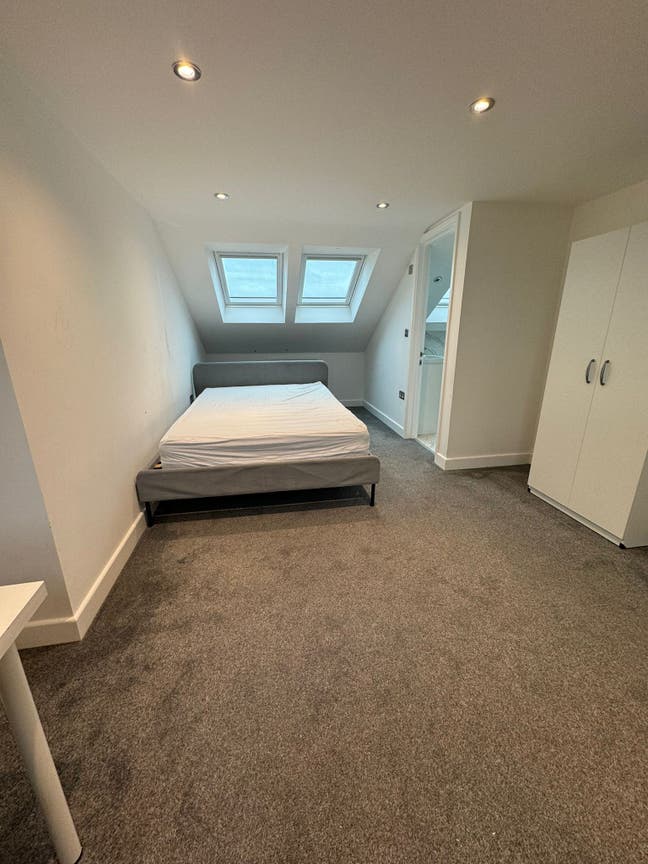 Stylish Ensuite+Double Rooms (Garden+Living Room)  Main Photo