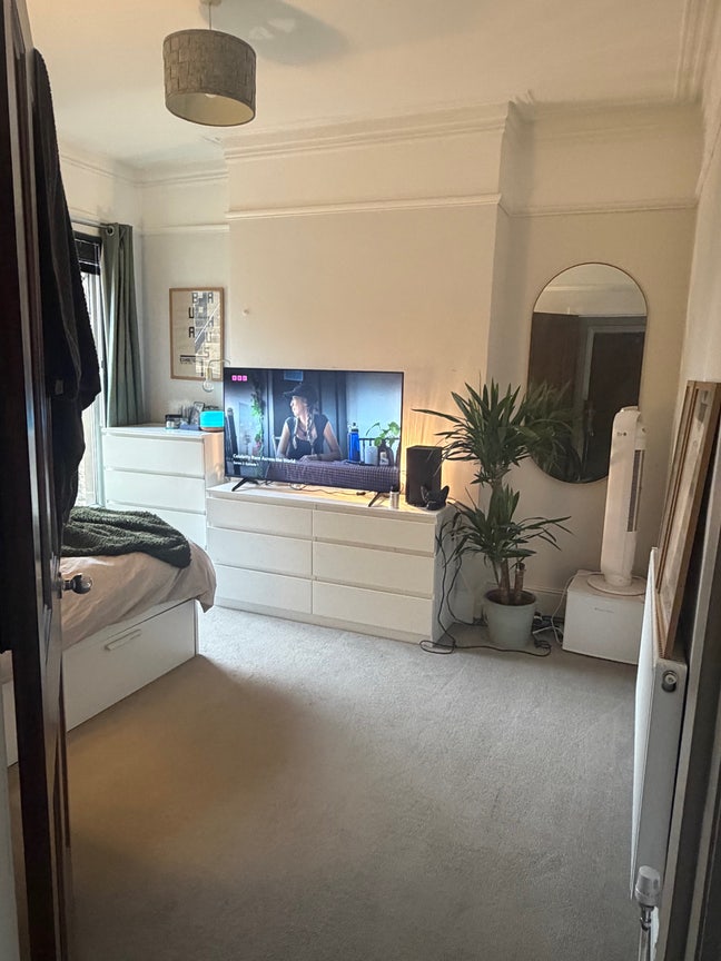 Big Double Room + Separate Office in Balham Main Photo