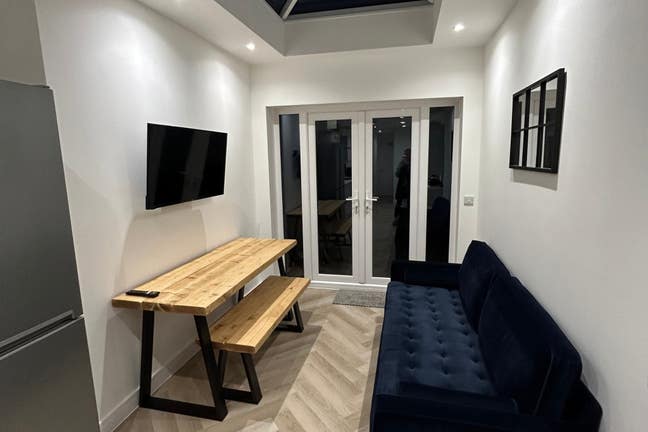 All Bills Included. En-Suite. No Deposit Option! Main Photo