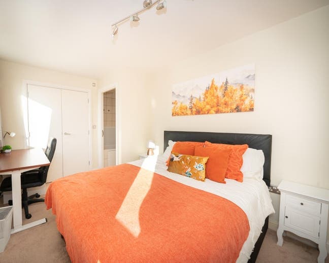  1 Ensuite - available in Royal Victoria Main Photo