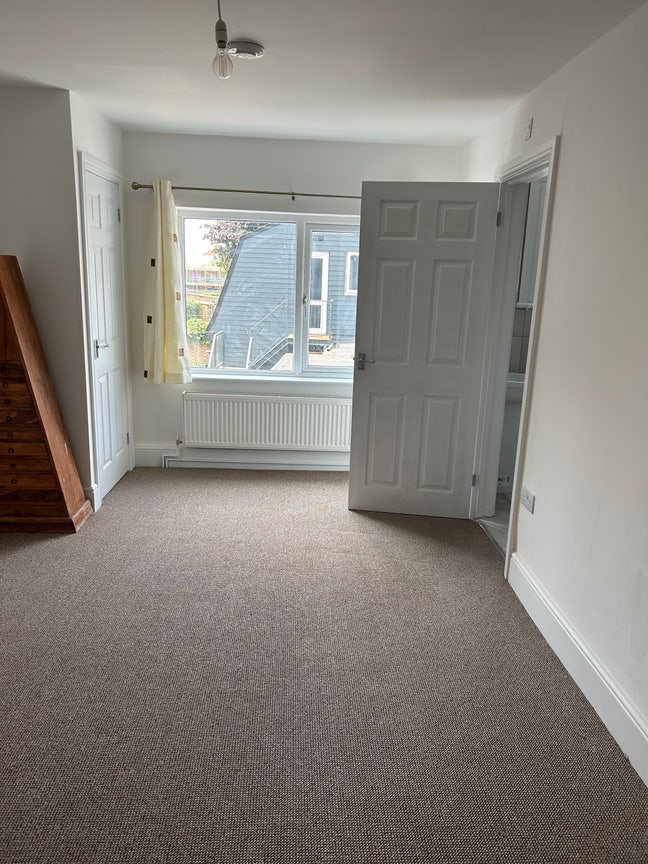 Newly refurbished double room Main Photo