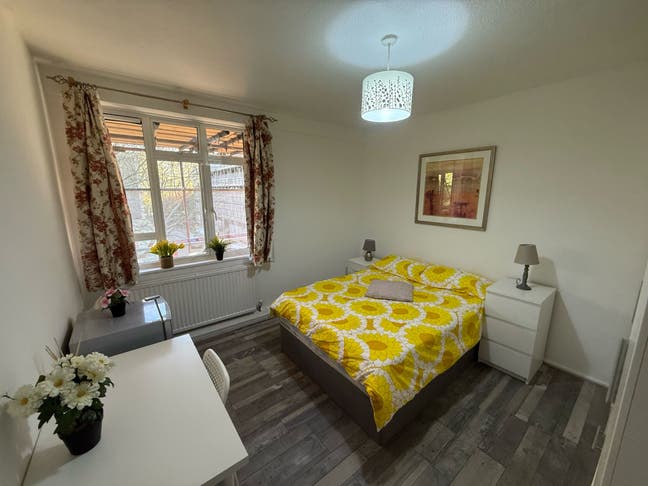 New Flat in North Acton - 4 Rooms Available Main Photo