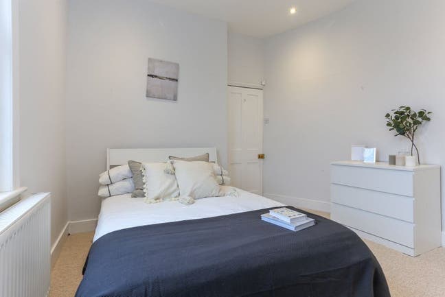 Short Let in Wimbledon Main Photo