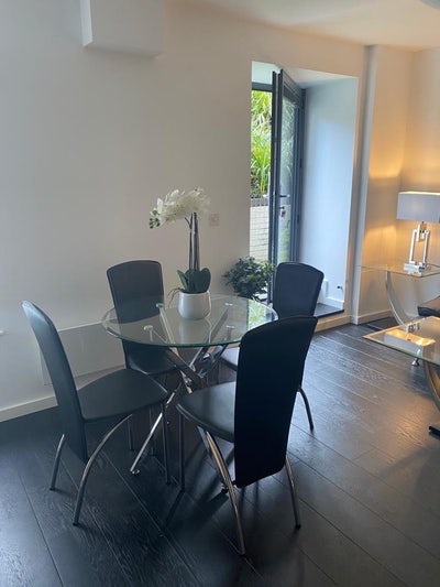 Central Windsor lovely  garden flat  Main Photo