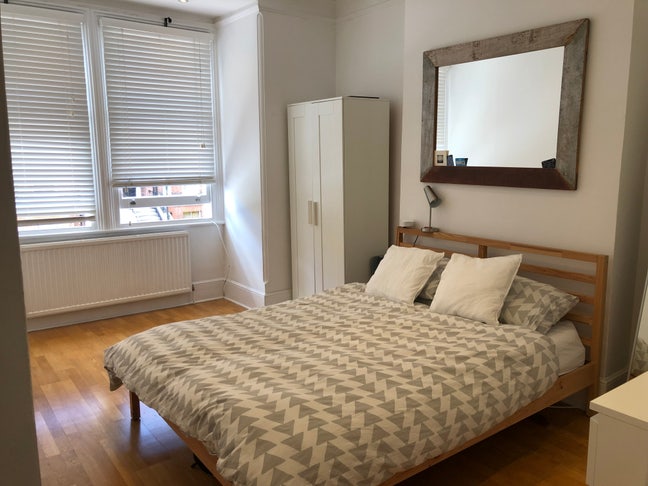 Charming apartment in South Hampstead Main Photo