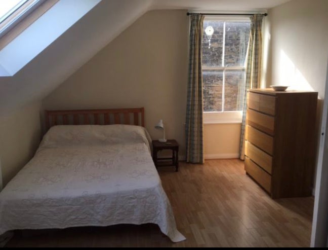 Large Double Room in Peaceful Honor Oak Park Main Photo