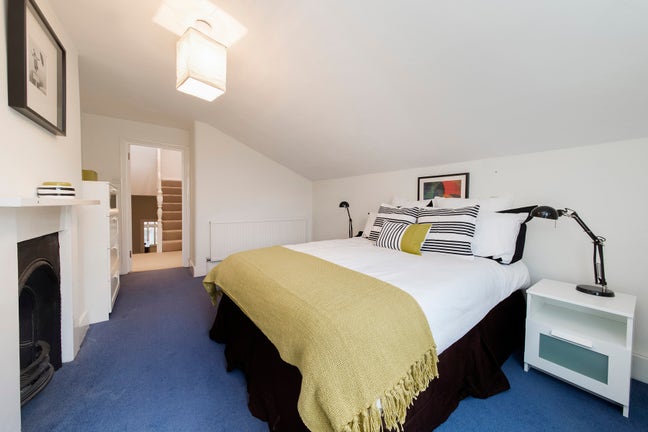 Stunning Double Bedroom by Battersea Main Photo