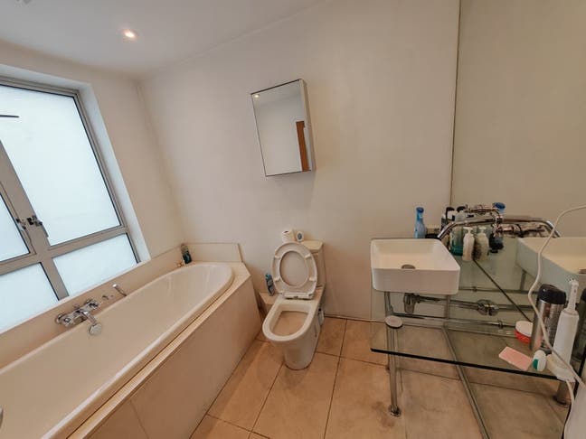 Double Bedroom in Stunning Earlsfield Property Main Photo