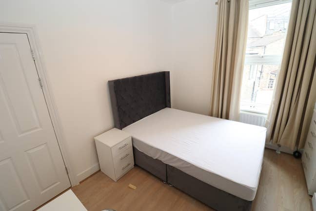 Modern Room in Top Area/Hammersmith & Fulham  Main Photo