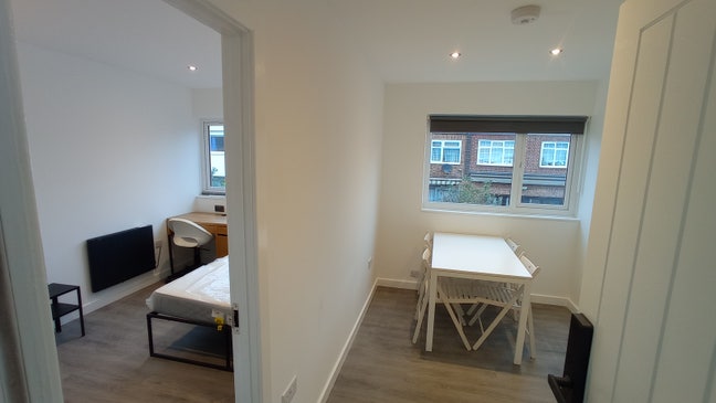 Freshly Refurbished 3X1 Bed Apartment Tower Bridge Main Photo