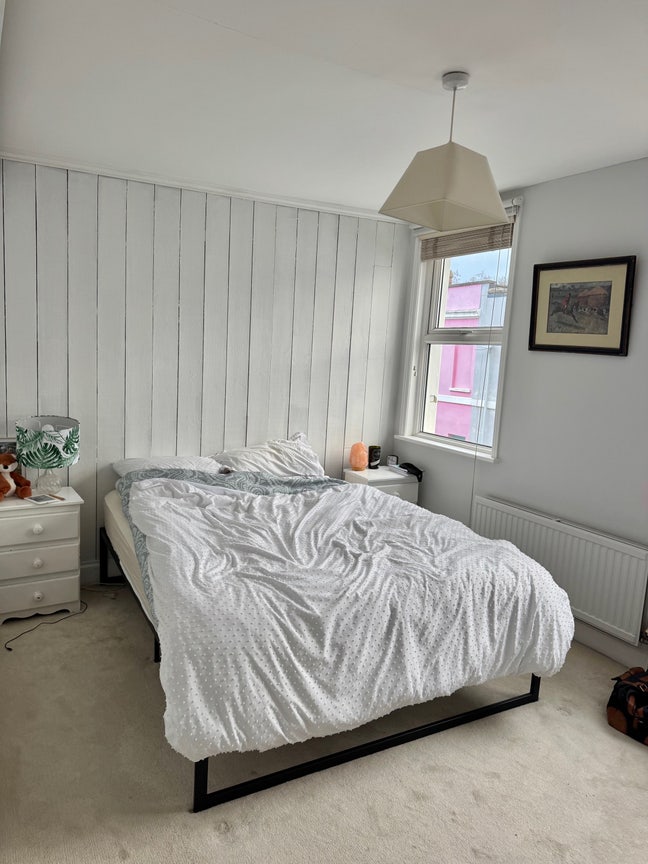 Gorgeous room available for 1 month! Main Photo
